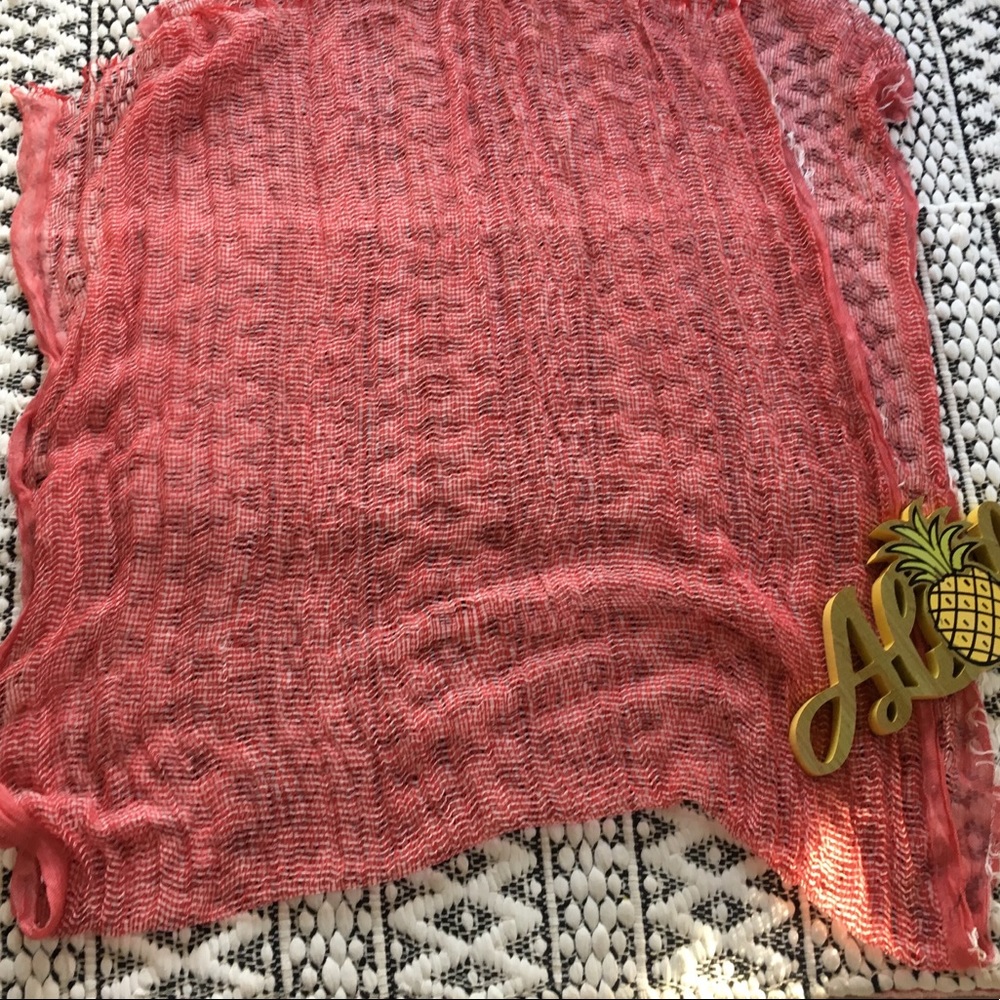 Red  and White Textured Scarf With Fringe Edges 🧣